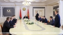 &quot;Все сосредоточено в ваших руках, берите и действуйте&quot;. На что ориентировал Лукашенко новых управленцев на местах