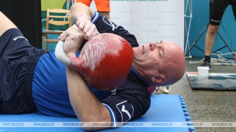 Белорусский силач Вячеслав Хоронеко установил очередной мировой рекорд