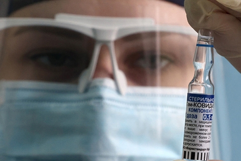 С сегодняшнего дня студентов Могилевской области начнут прививать вакциной «Спутник Лайт»