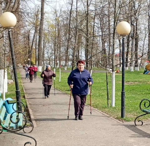 В Черикове прошел открытый марафон по скандинавской ходьбе
