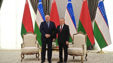 Гость с Камчатки, Лукашенко в Узбекистане, звонок другу и Праздник весны. Итоги недели Президента