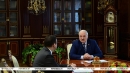 Лукашенко: миролюбивая Беларусь нужна и России, и Украине, но "Зеленский начинает нас цеплять"
