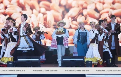 Я горд тем, что был удостоен чести нести каравай Чериковского района — молодой специалист