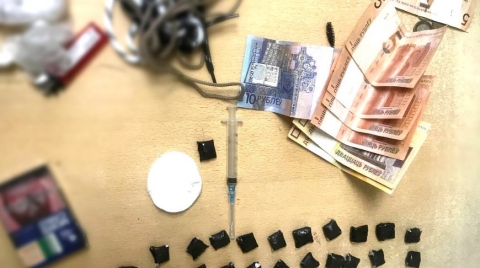 Могилевчанка решила стать наркозакладчицей, ее задержали с поличным в первый же день, сообщили БЕЛТА в УВД Могилевского облисполкома.   Сотрудники наркоконтроля Октябрьского РОВД Могилева с поличным задержали 31-летнюю жительницу облас