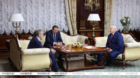 Лукашенко рассчитывает на вступление Беларуси в ШОС на саммите в Астане и благодарит Россию за поддержку