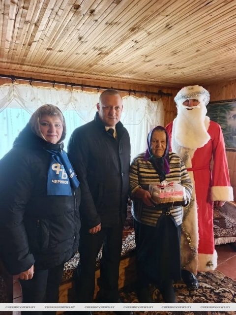 Ветеранов КСУП &laquo;Езерский&raquo; поздравили с праздниками от всей души