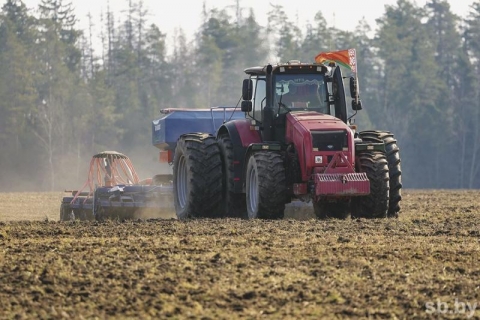 Все районы Могилевской области включились в сев ранних яровых культур