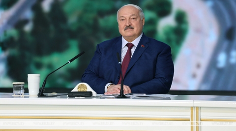 Лукашенко: даже если искусственный интеллект овладеет нашими умами, человек все равно будет в центре