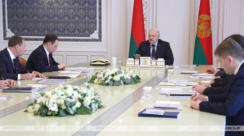 Лукашенко: надо придать новый импульс IT-отрасли, и это касается всех, а не только ПВТ