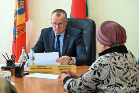 Личный прием в Круглянском районе провел Анатолий Исаченко: в центре внимания — вода, канализация, школы и трудовые права