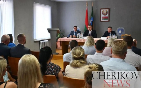 Министр архитектуры и строительства Руслан Пархамович в рамках Единого дня информирования посетил Чериков