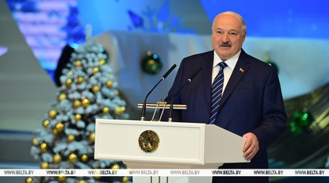 Лукашенко поблагодарил учителей и воспитателей за творческий труд и терпение