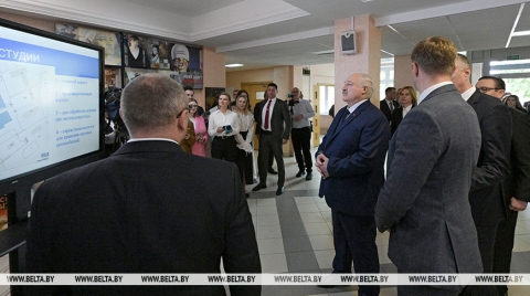 Лукашенко на &quot;Беларусьфильме&quot; ознакомился с перспективами развития в Беларуси &quot;важнейшего из искусств&quot;
