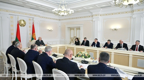 &quot;Основные вооружения надо иметь свои&quot;. Лукашенко о задачах для ВПК