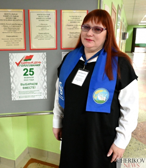 Многие избиратели приходят не одни, а целыми семьями, с друзьями, родственниками. Видно, что для них это действительно праздник – наблюдатель о ходе голосования