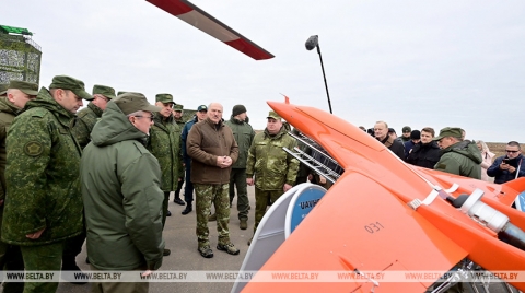 Лукашенко: динамика уровня угроз Беларуси заставляет нас держать руку на пульсе военно-промышленного производства