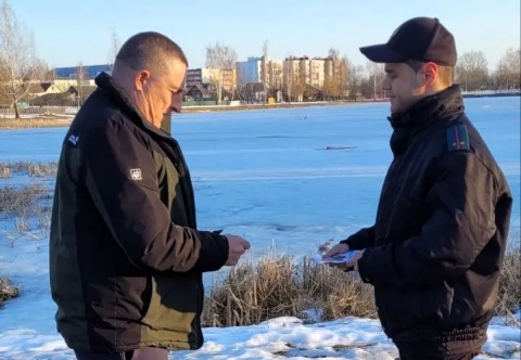 Безопасность на весеннем льду: спасатели проводят рейды на водоемах Чериковского района