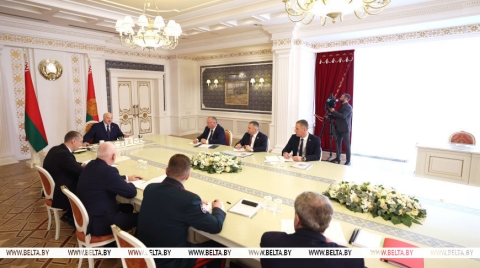 &quot;Разбосячились - дальше некуда&quot;. Лукашенко вскрыл жуликоватые схемы и раскритиковал за падеж