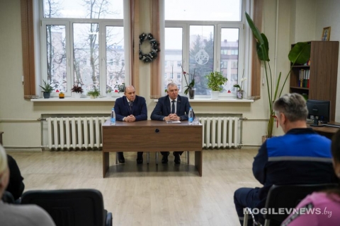 Олег Стельмашок встретился с коллективом областной типографии
