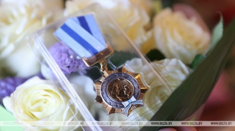 Орденом Матери награждены 119 жительниц Витебской, Гомельской, Гродненской, Минской и Могилевской областей. Среди них — Елена Идоленко из агрогородка Езеры