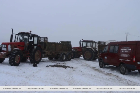 Аграрии Чериковщины вывозят органику на поля
