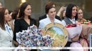 Арт-объект во Дворце Независимости дополнили недостающим фрагментом. Вклад внесли представительницы Могилевщины