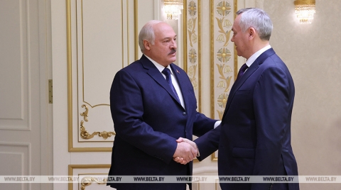 Лукашенко видит огромные возможности для сотрудничества с Новосибирской областью России