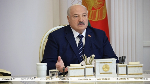 Лукашенко об оппонентах: если хотят «перевернуть страну», надо приходить и бороться на президентских выборах