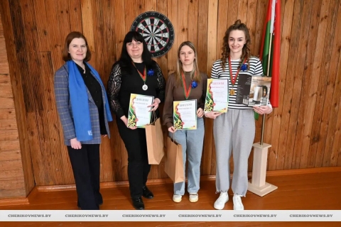 Представительницы Чериковской районной организации ОО &laquo;Белорусский союз женщин&raquo; провели турнир по дартсу