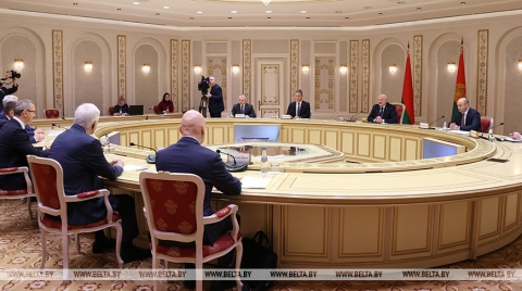 Лукашенко: Беларусь хочет нарастить торговлю с Калужской областью до $1 млрд