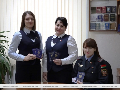 Паспортных дел властелины