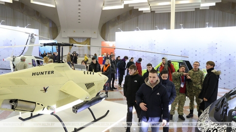 ФОТОФАКТ: Выставка &quot;Беларусь интеллектуальная&quot; собрала множество посетителей
