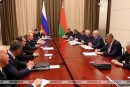 Лукашенко на&nbsp;переговорах с&nbsp;Путиным: не&nbsp;просим ничего, только равные условия
