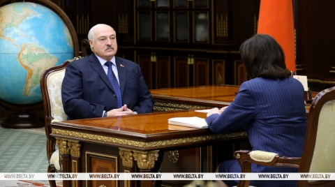 Лукашенко принял с докладом Кочанову