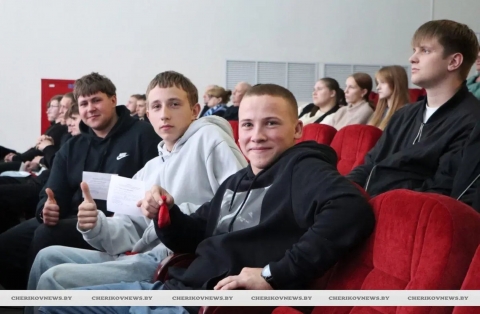 Чериковляне не подведут! Призывников торжественно проводили на службу в армию