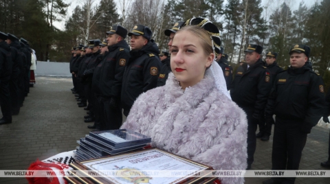 «Лучшая награда - уважение и доверие людей». Участковых инспекторов милиции чествовали в Могилевском районе