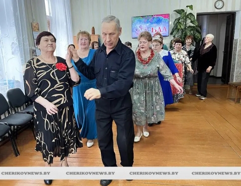 Чериковляне &laquo;серебряного&raquo; возраста закружились в вальсе на рождественском балу