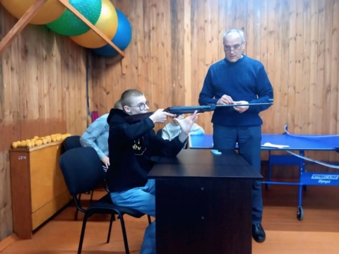 Проверить меткость: учащиеся СШ №1 г. Черикова стали участниками спортивного мероприятия