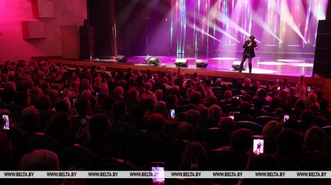 Первый день — для ценителей шансона. В Могилеве стартовал фестиваль «Золотой шлягер»