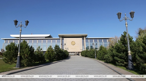 Лукашенко поздравил коллектив &quot;Воен ТВ&quot;: вы объективно и талантливо создаете летопись армии и государства